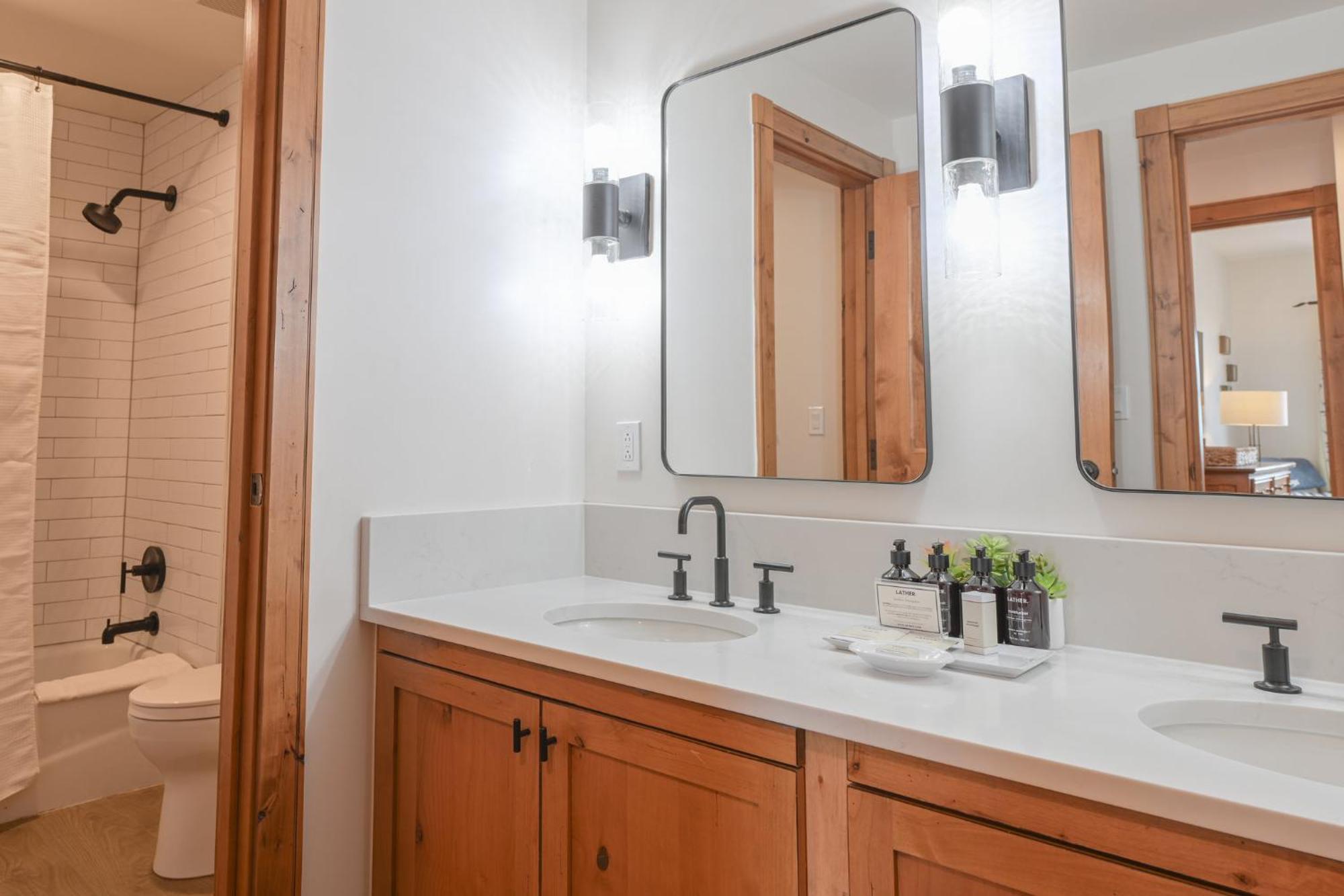 فندق ذا لودج آت ماونتنير سكوير Mount Crested Butte المظهر الخارجي الصورة